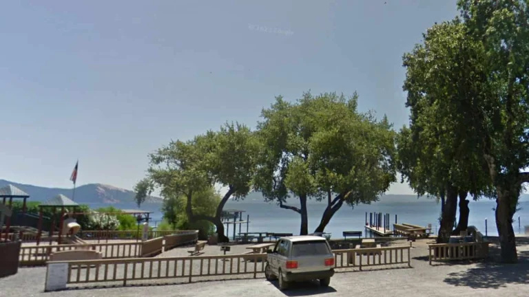 Keeling County Park, a dog-friendly lake in Nice, California
