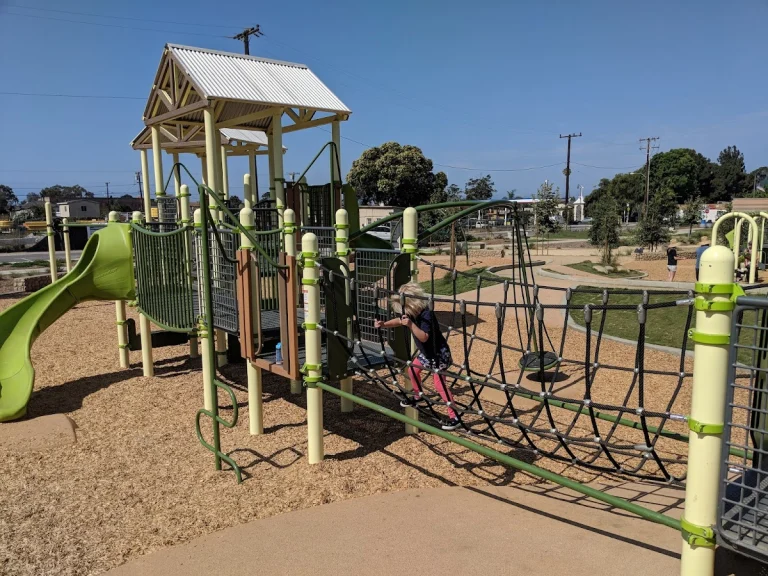 Kellogg Park, a dog-friendly park in Ventura, California