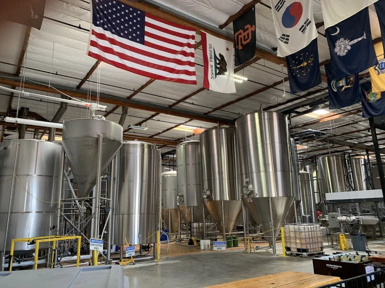 Knee Deep Brewing Company, a dog-friendly bar in Auburn, California