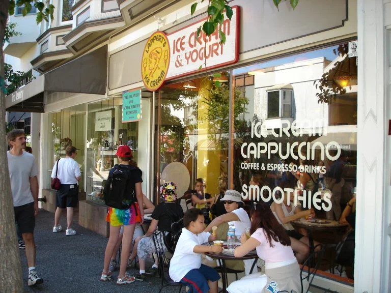 Lappert's Ice Cream, a dog-friendly restaurant in Sausalito, California