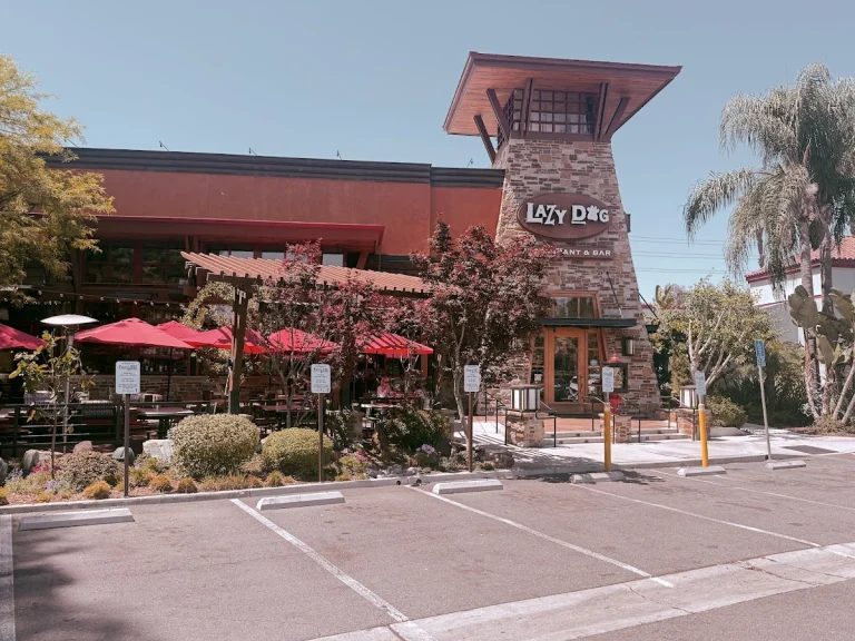 Lazy Dog Restaurant & Bar, a dog-friendly restaurant in Brea, California