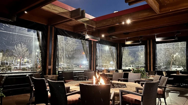Lazy Dog Restaurant & Bar, a dog-friendly bar in Dublin, California