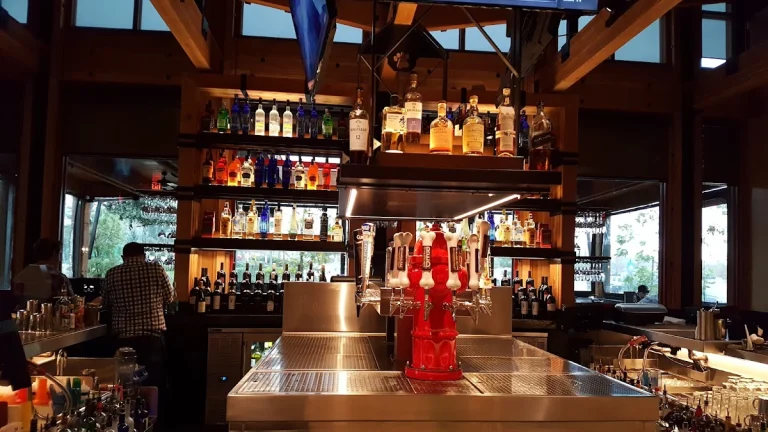 Lazy Dog Restaurant & Bar, a dog-friendly restaurant in Folsom, California