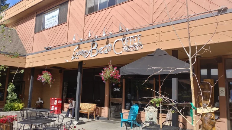 Looney Bean, a dog-friendly coffee shop in Mammoth Lakes, California
