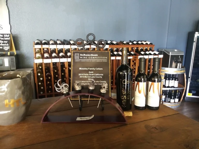 Moseley Family Cellars, Redding