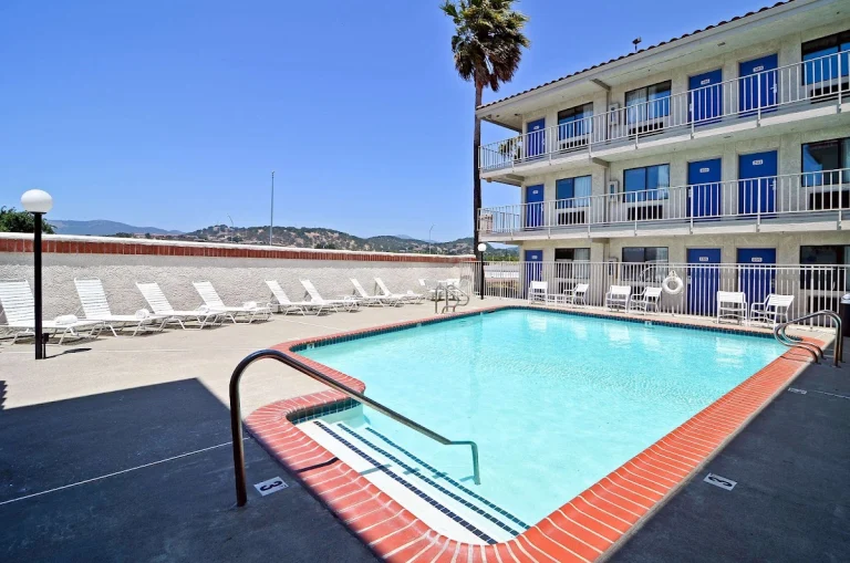 Motel 6 Fairfield, a dog-friendly hotel in Fairfield, California