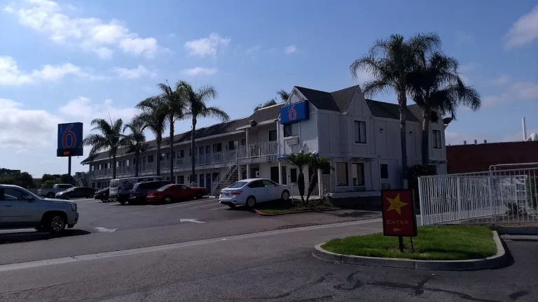 Motel 6 Los Angeles, a dog-friendly hotel in Harbor City, California