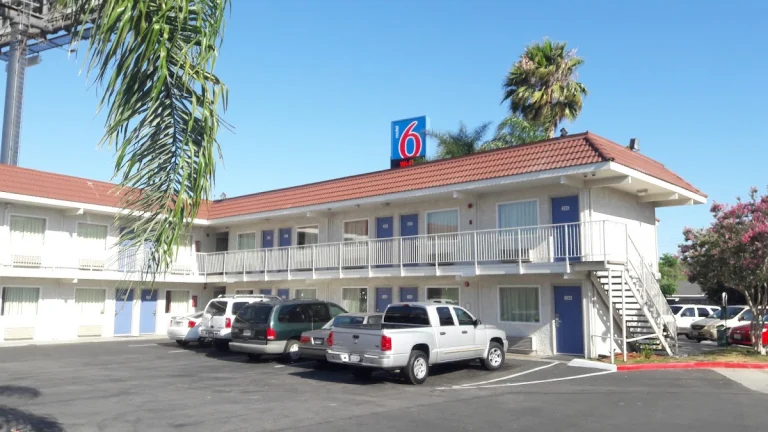 Motel 6 Los Angeles, a dog-friendly hotel in Norwalk, California
