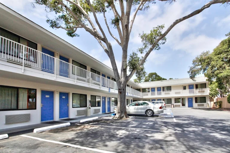 Motel 6 Monterey, Monterey