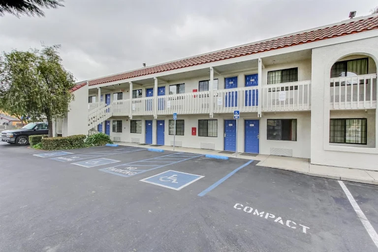 Motel 6 Salinas North, a dog-friendly hotel in Salinas, California