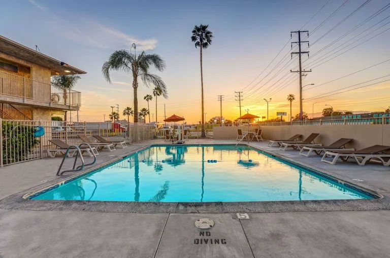 Motel 6 San Bernardino South, a dog-friendly hotel in San Bernardino, California