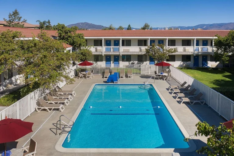 Motel 6 San Luis Obispo South, a dog-friendly hotel in San Luis Obispo, California