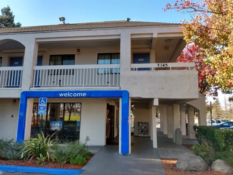 Motel 6 Santa Rosa - North, a dog-friendly hotel in Santa Rosa, California