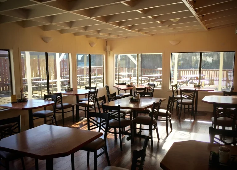Noyo River Grill, a dog-friendly restaurant in Fort Bragg, California