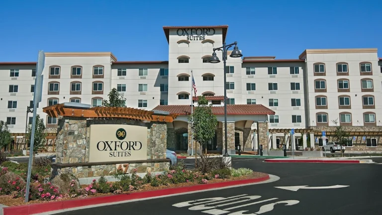 Oxford Suites Sonoma County, a dog-friendly restaurant in Rohnert Park, California