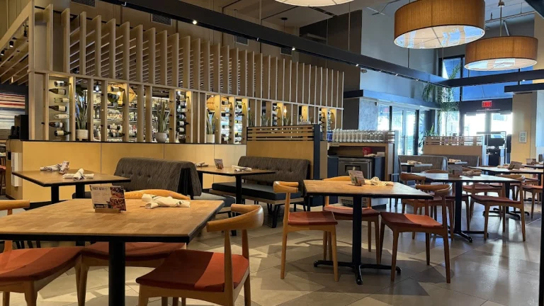 Pacific Catch, a dog-friendly restaurant in Walnut Creek, California