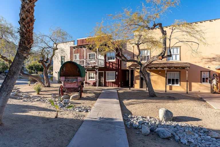 Palm Canyon Hotel & RV Resort