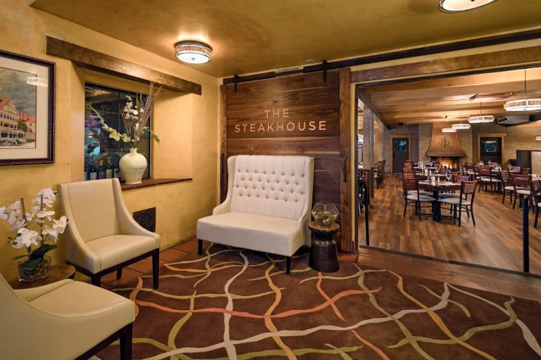 Paso Robles Inn Steakhouse, a dog-friendly hotel in Paso Robles, California