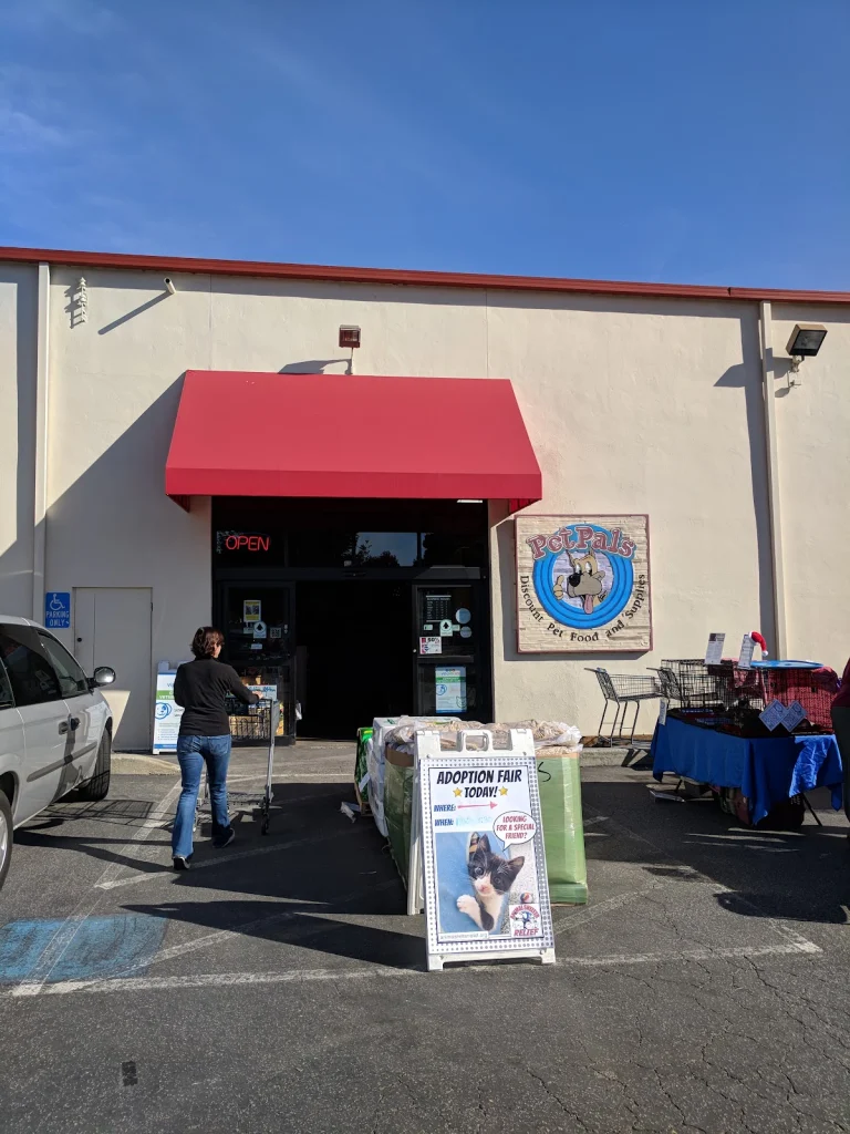 Pet Pals Discount Pet Supplies, a dog-friendly pet supply store in Soquel, California