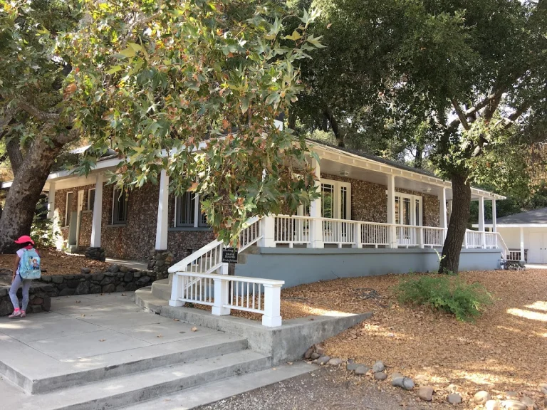 Peter Strauss Ranch, a dog-friendly hiking trail in Agoura Hills, California