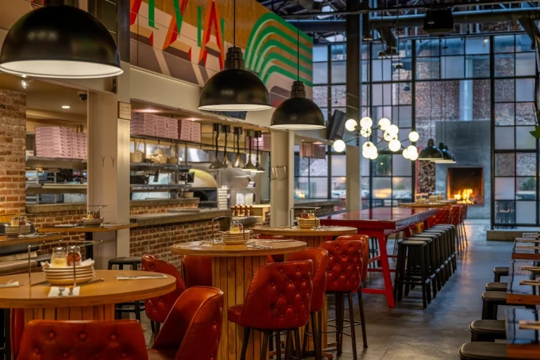 Pitfire Artisan Pizza, a dog-friendly restaurant in Los Angeles, California