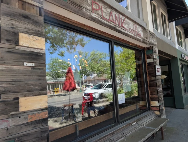 Plank Coffee, a dog-friendly restaurant in Cloverdale, California