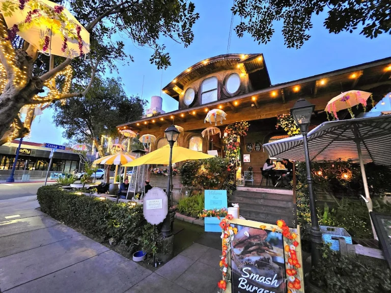 Queenstown Public House, San Diego