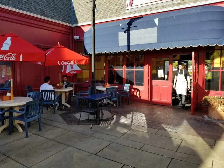 R.G. Burgers, a dog-friendly restaurant in Carmel Valley, California
