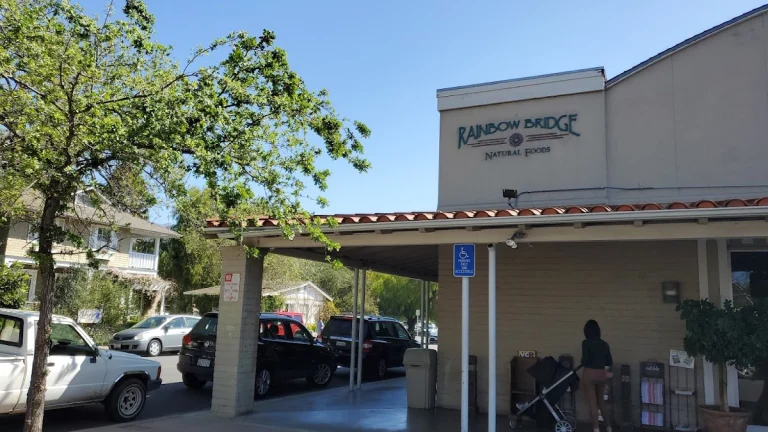 Rainbow Bridge Natural Foods, a dog-friendly pet supply store in Ojai, California