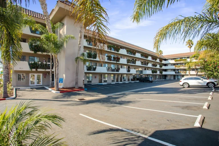 Ramada Oceanside, Oceanside