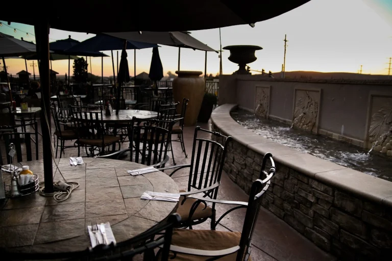 Relish Burger Bar, a dog-friendly restaurant in El Dorado Hills, California