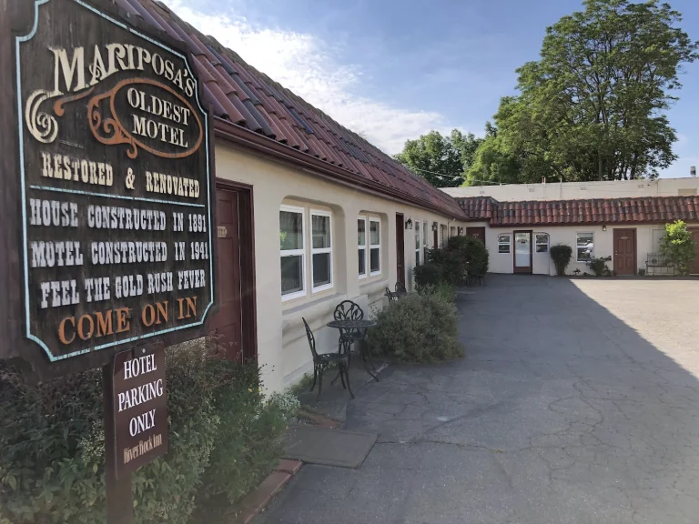 River Rock Inn