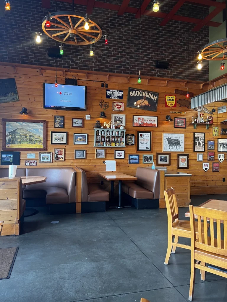 Roadside BBQ, a dog-friendly restaurant in San Rafael, California