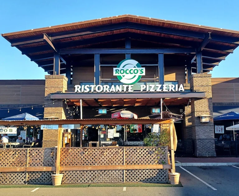 Rocco’s Ristorante Pizzeria, a dog-friendly restaurant in Walnut Creek, California