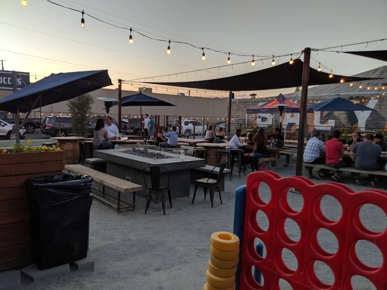 SacYard Community Tap House, a dog-friendly bar in Sacramento, California