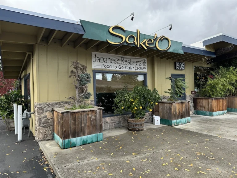 Sake 'O Japanese Restaurant, a dog-friendly restaurant in Healdsburg, California