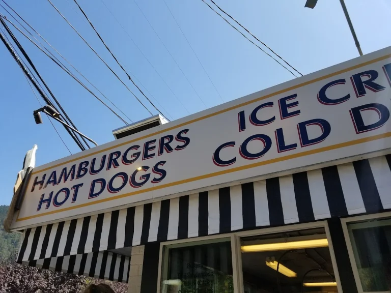Sand Dollar Restaurant, a dog-friendly restaurant in Stinson Beach, California