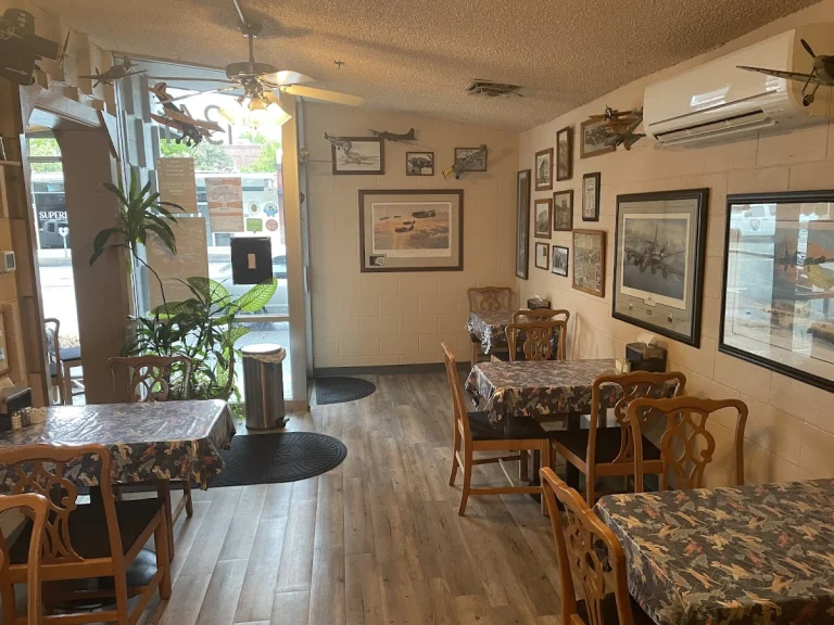 Sandwichery, a dog-friendly restaurant in Redding, California