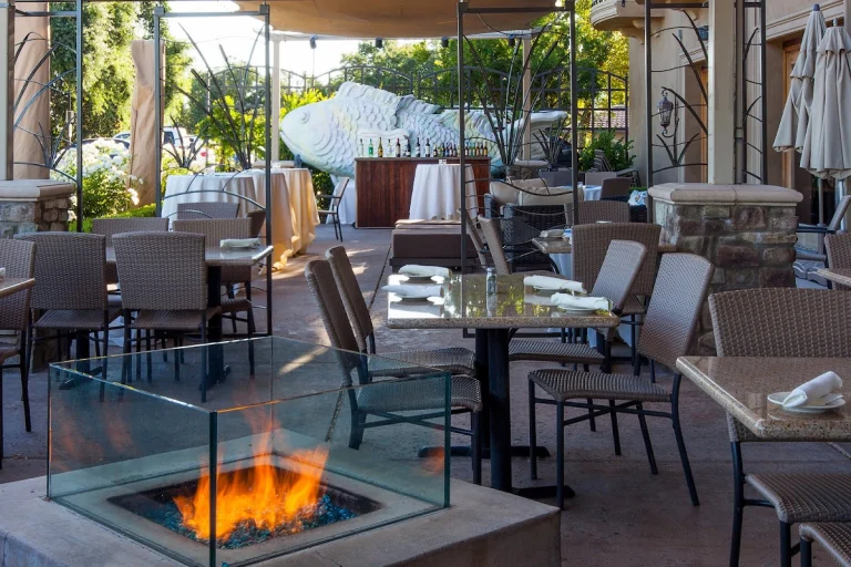 Scott's On the River, a dog-friendly restaurant in Sacramento, California