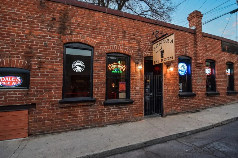 Sonora Tap Room, a dog-friendly bar in Sonora, California