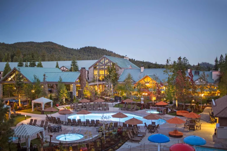 Image from Four-paw pet-friendly Tenaya Lodge at Yosemite on DogTrekker