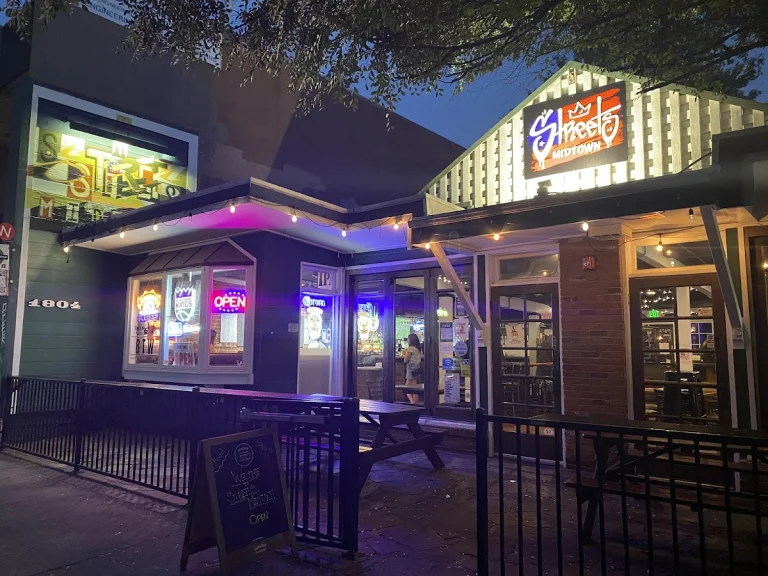 Streets Pub & Grub, a dog-friendly bar in Sacramento, California