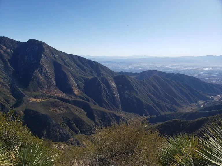Sunset Peak, a dog-friendly hiking trail in Mt Baldy, California