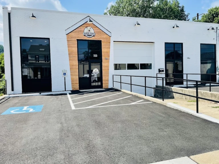 Super Pups, a dog-friendly dog grooming salon in San Mateo, California