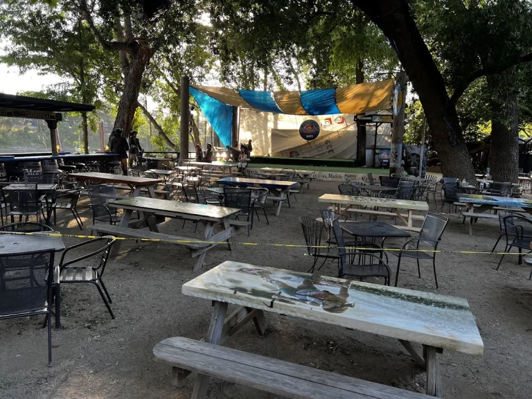 Swabbies Restaurant and Bar, a dog-friendly restaurant in Sacramento, California