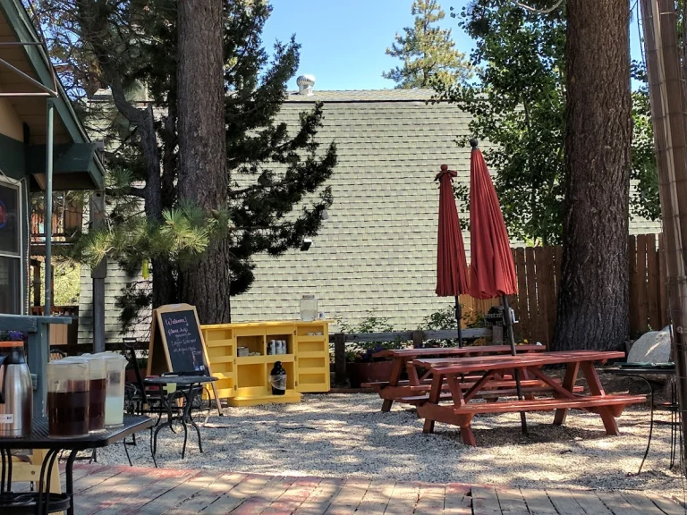 The Getaway Café, a dog-friendly restaurant in South Lake Tahoe, California