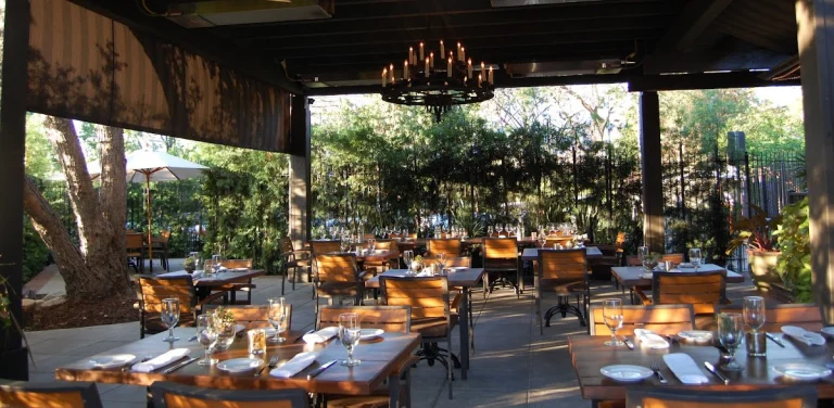 The Raymond 1886, a dog-friendly restaurant in Pasadena, California