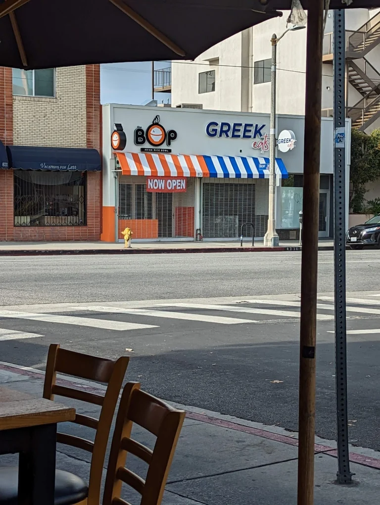 Toast Bakery Cafe, a dog-friendly restaurant in Los Angeles, California