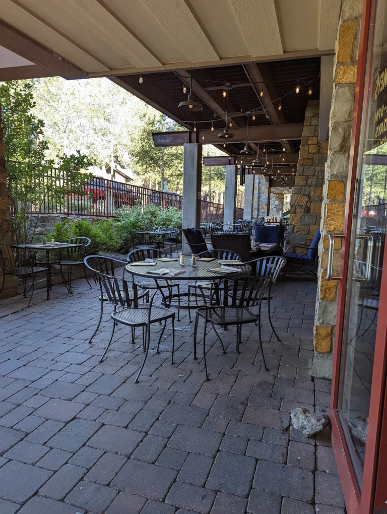 Toomey's, a dog-friendly restaurant in Mammoth Lakes, California