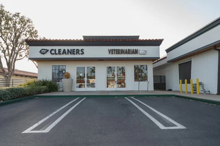 Townsgate Pet Hospital, a dog-friendly veterinary clinic in Westlake Village, California